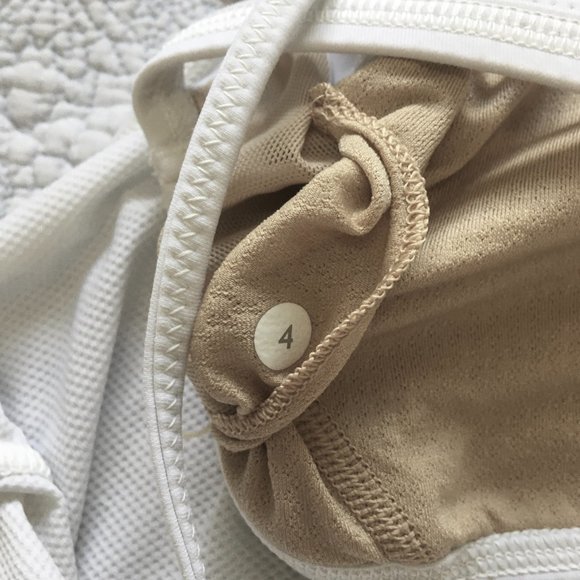 EUC Lululemon Size 4 Flow And Go Tank II White - Picture 10 of 12